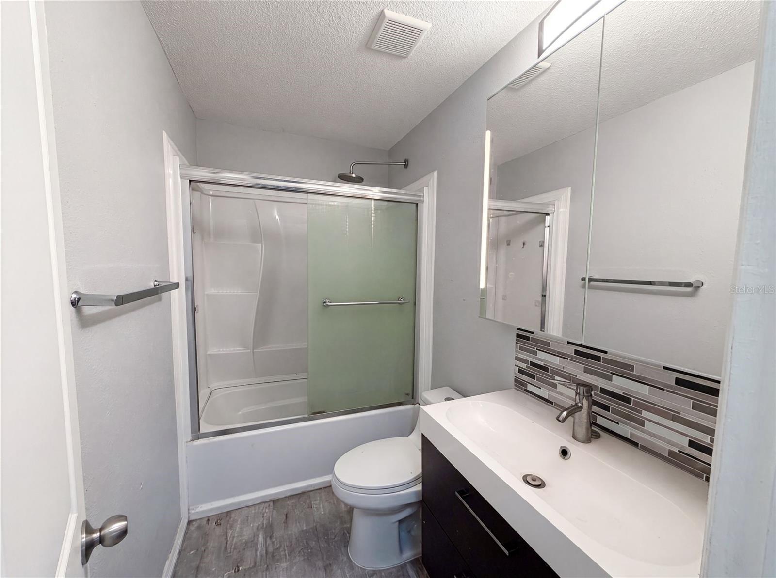2308 S PARK AVE — photo 10