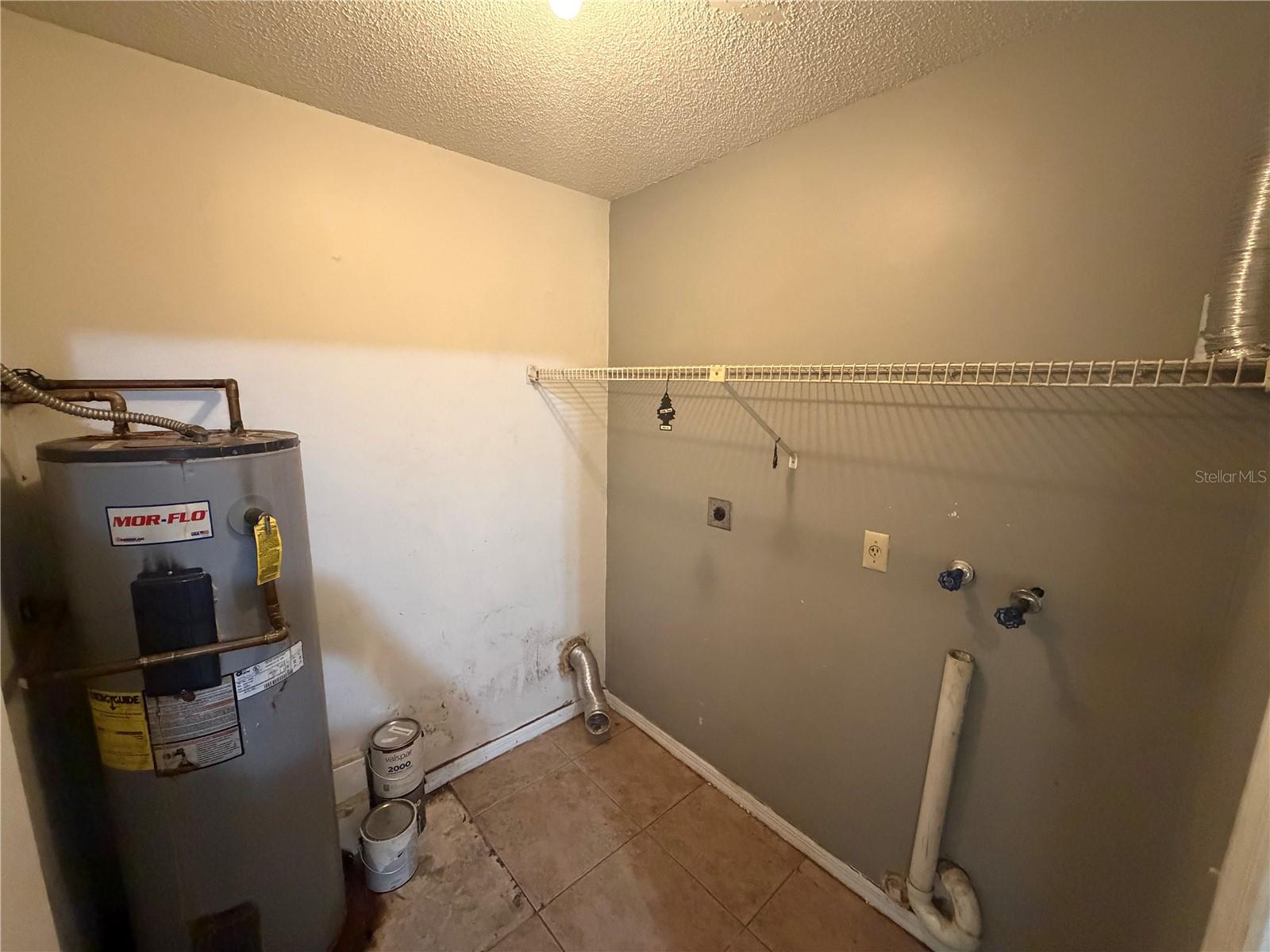 2415 S CEDAR AVE #B — photo 7