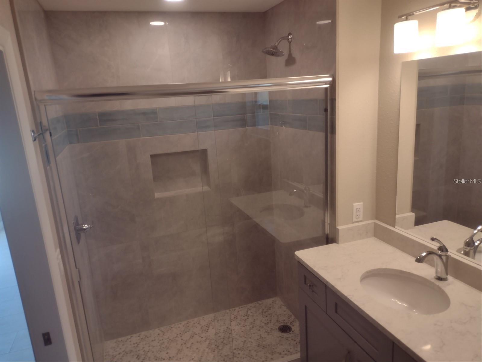 830 E 18TH AVE — photo 5