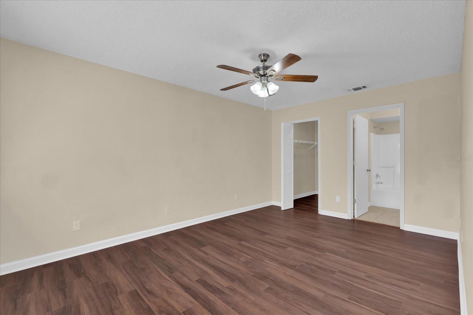 2405 NORTHLAKE DR #2405 — photo 2