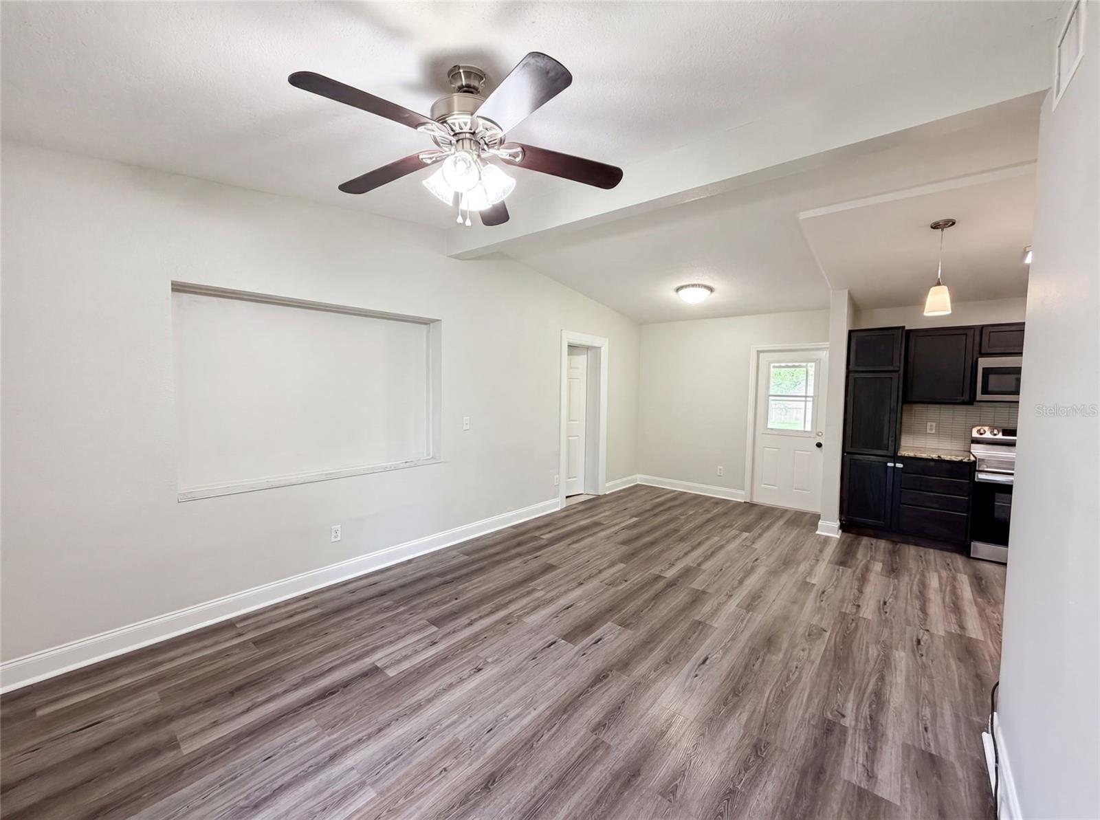 1502 DAROCA DR — photo 3