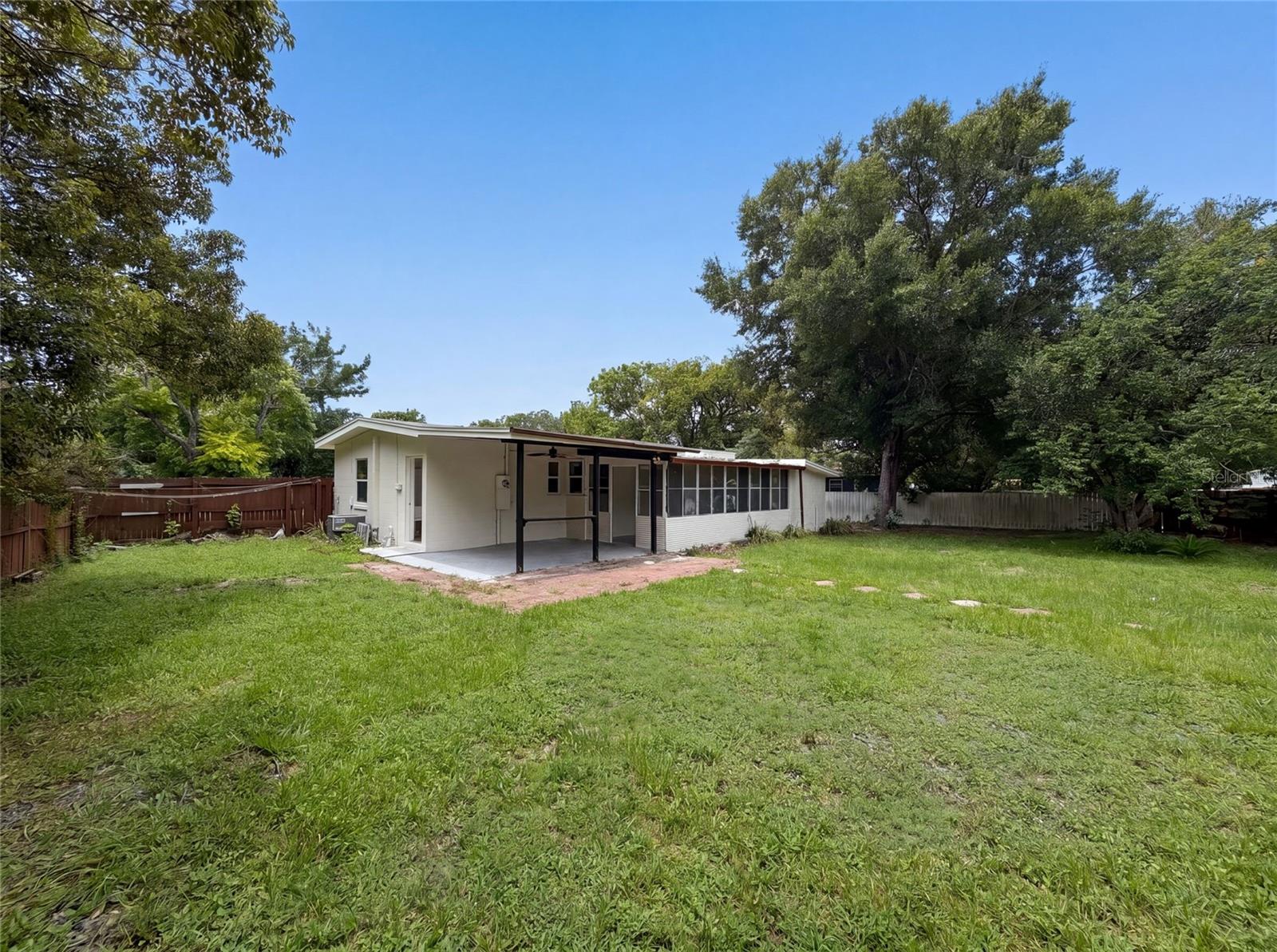1502 DAROCA DR — photo 5