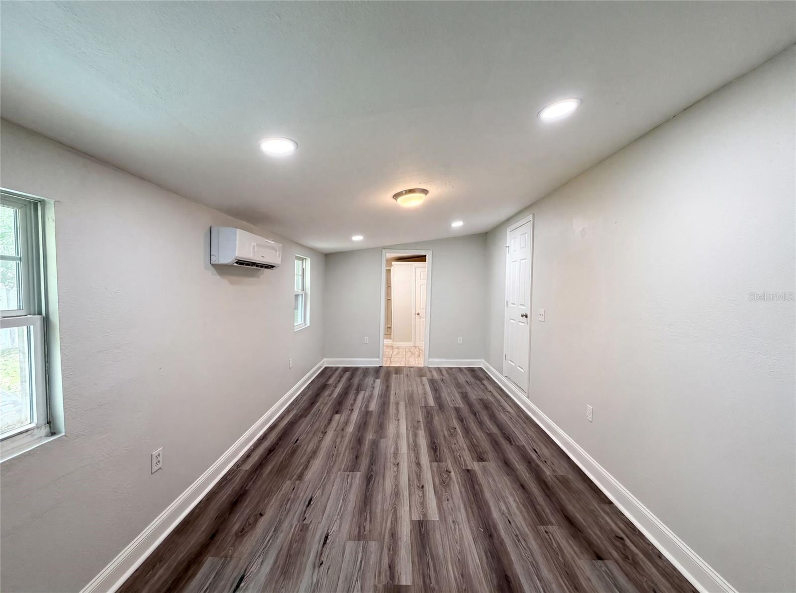 1502 DAROCA DR — photo 8