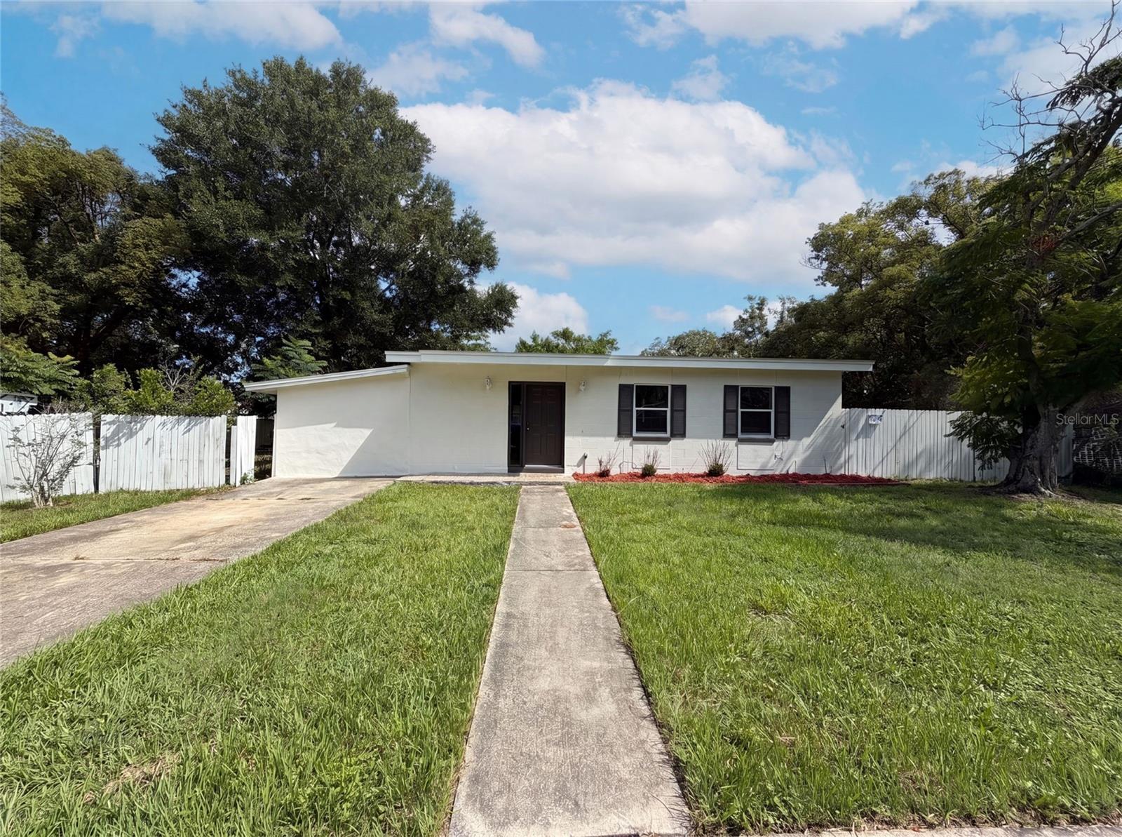 1502 DAROCA DR
