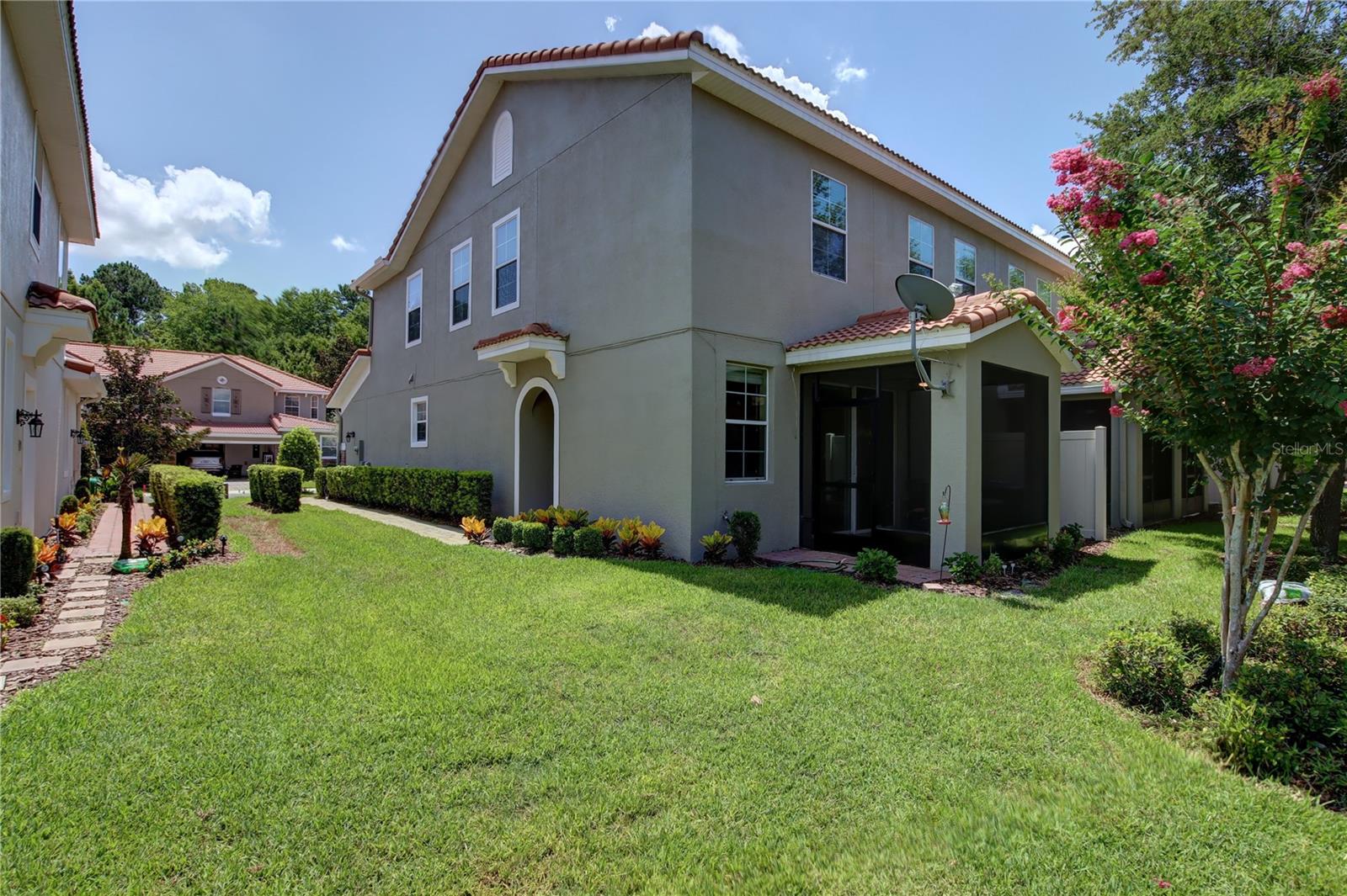 266 TERRACINA DR — photo 2
