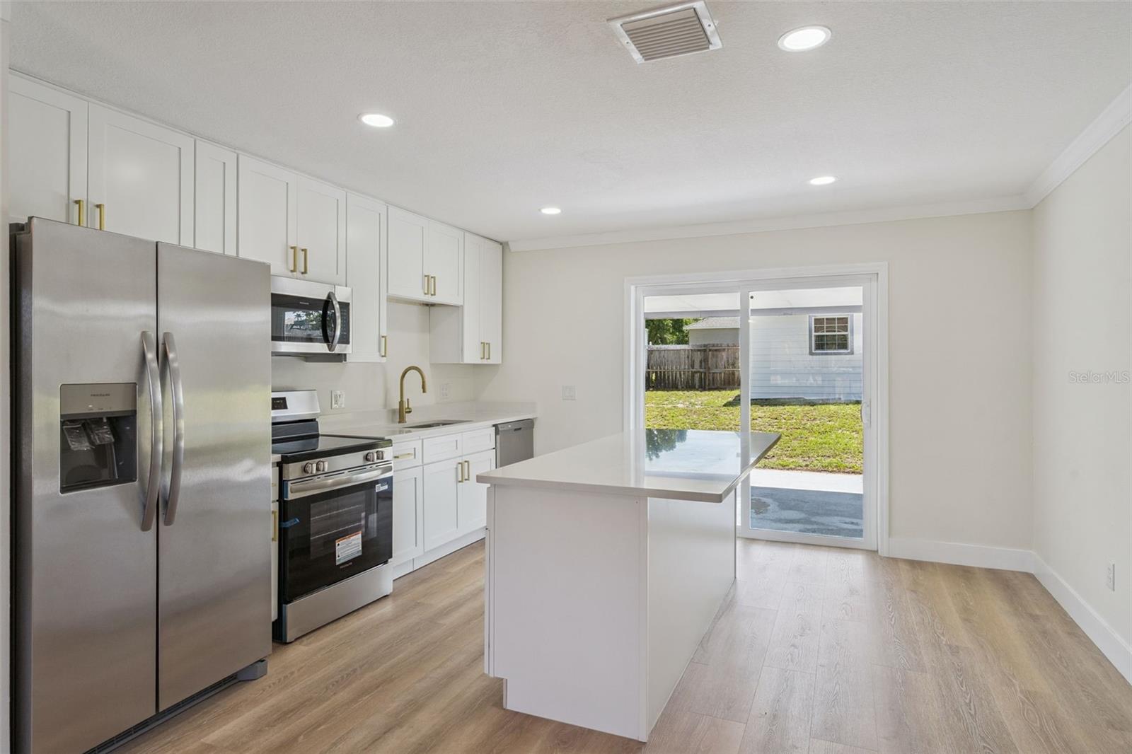 2715 TIMBERLAKE AVE — photo 12