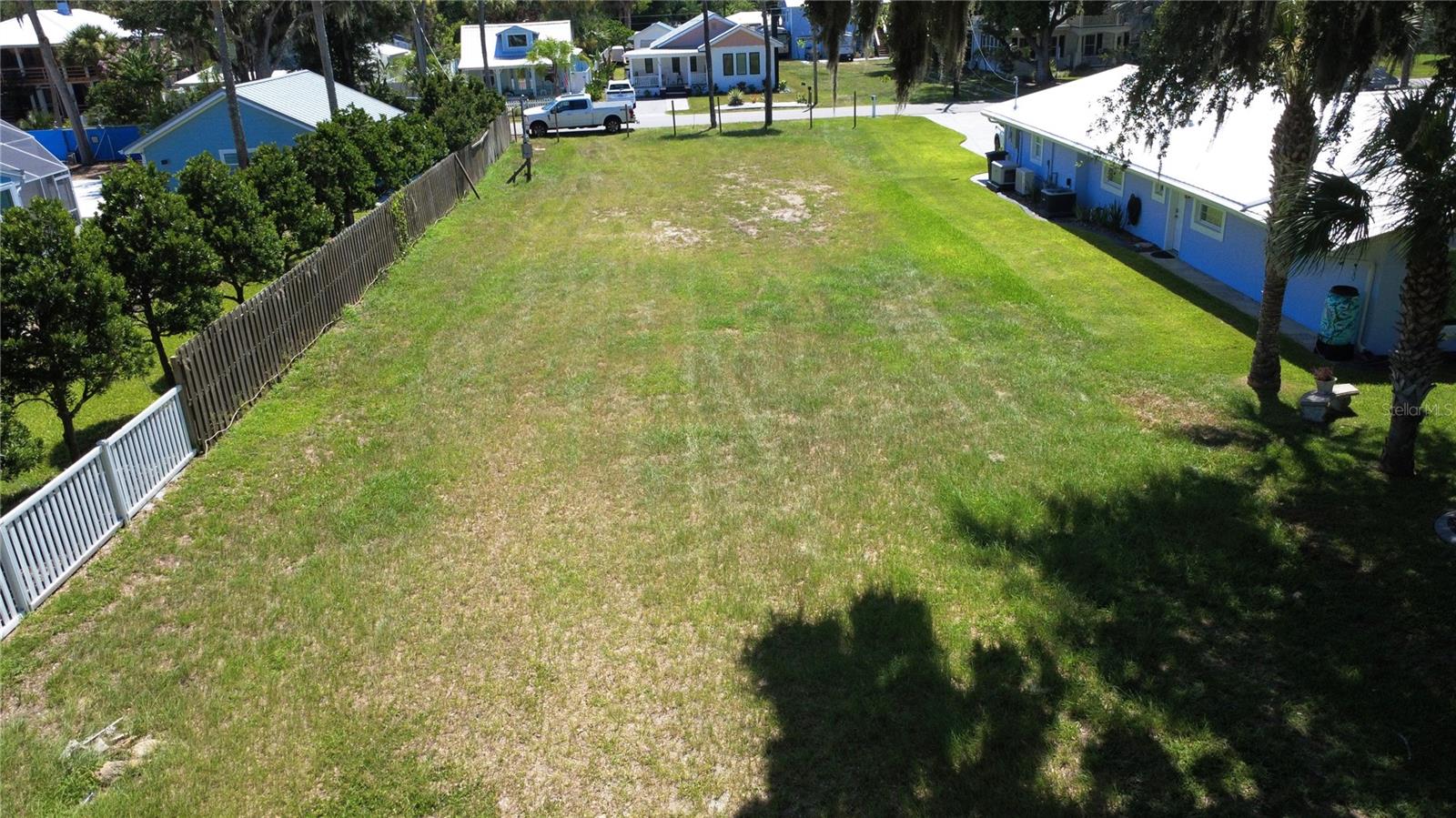 622 N RIVERSIDE DR — photo 3