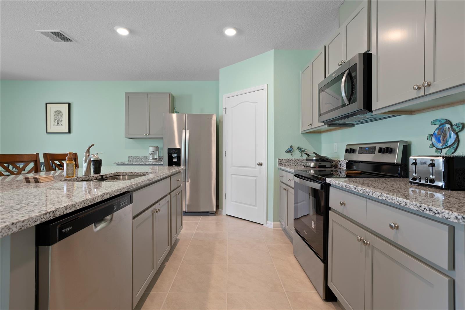 2648 NEVERLAND DR — photo 5