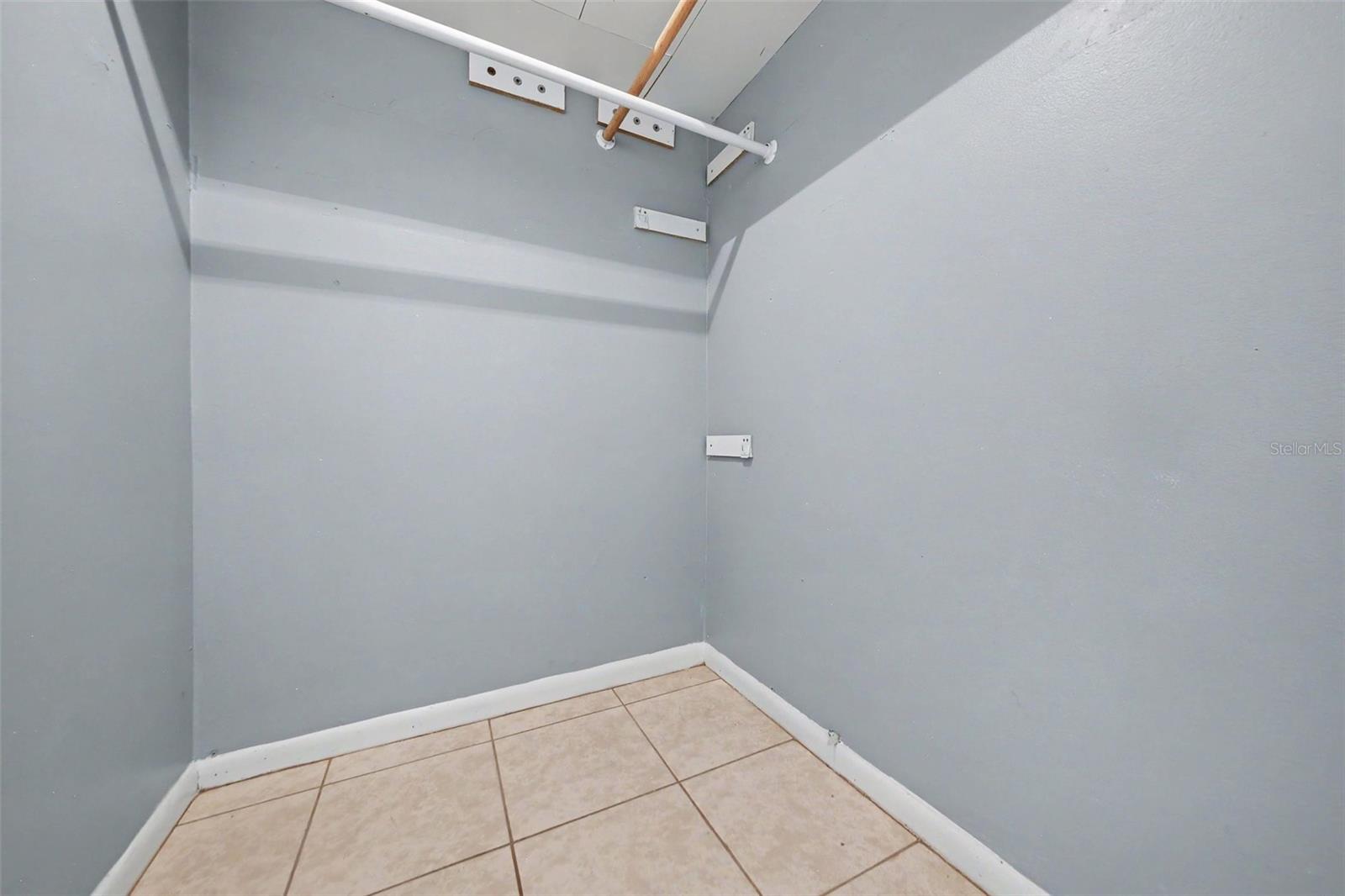 840 RAYSTON ST — photo 10
