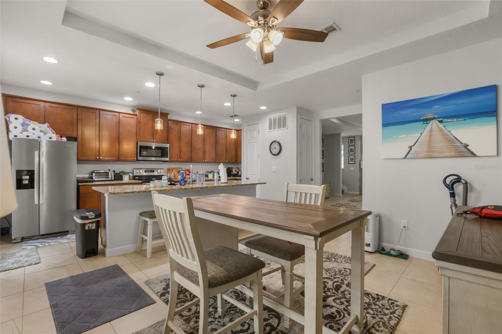 661 HANGNEST LN — photo 3
