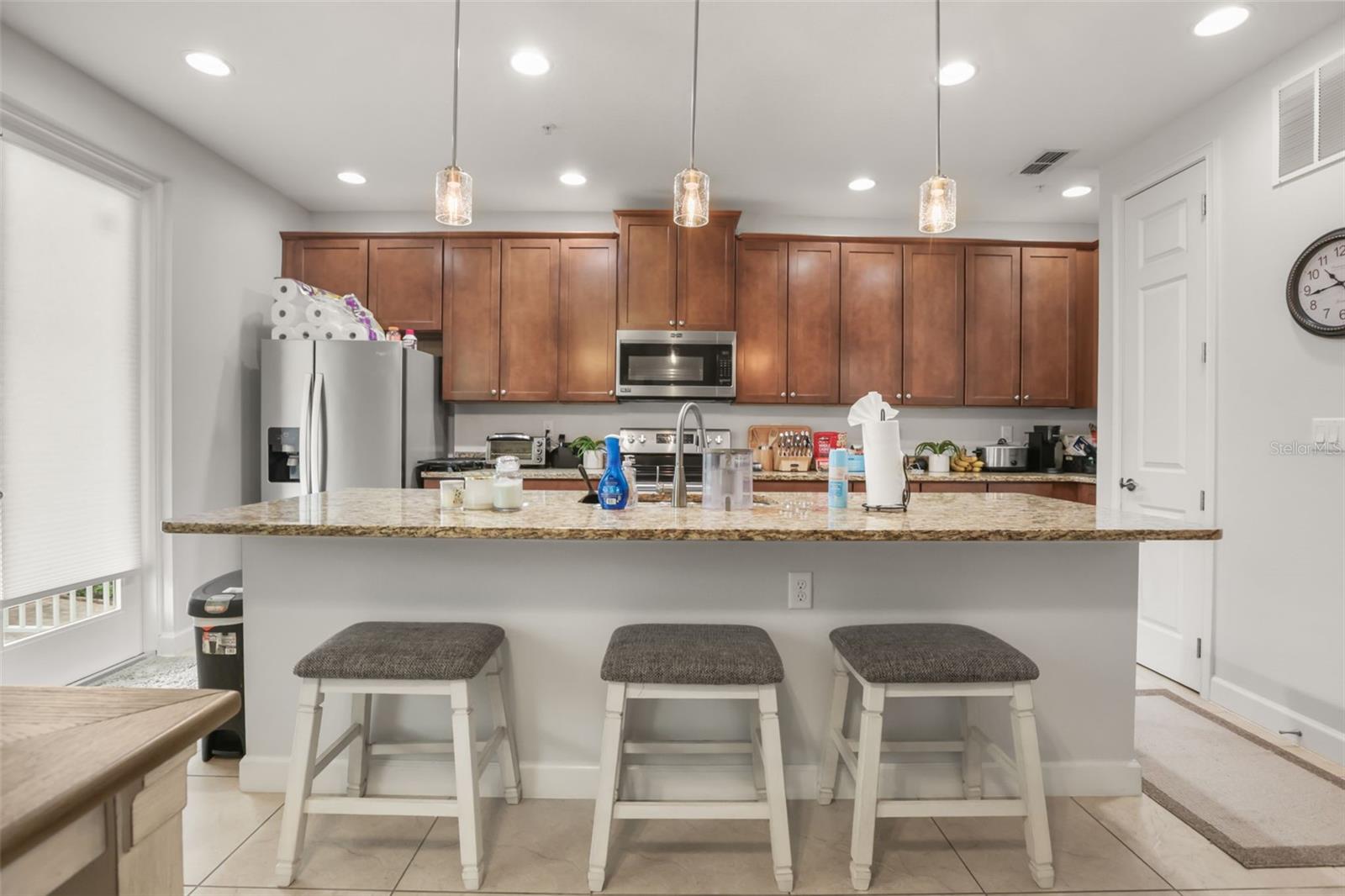 661 HANGNEST LN — photo 4