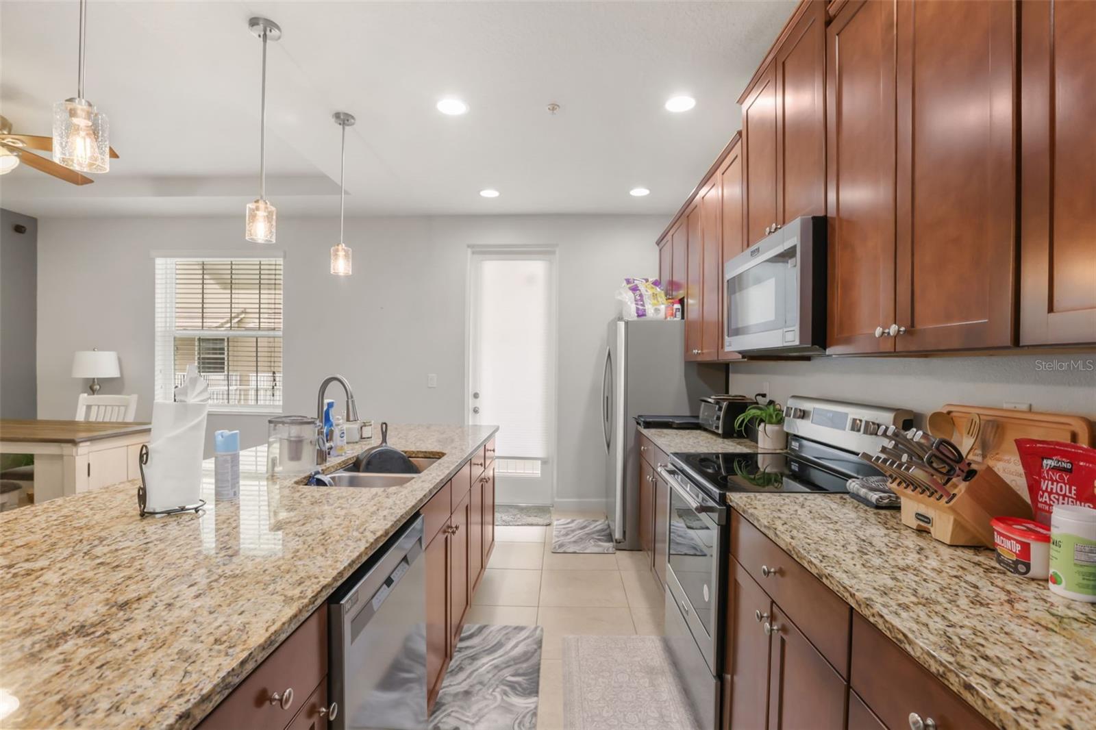 661 HANGNEST LN — photo 6