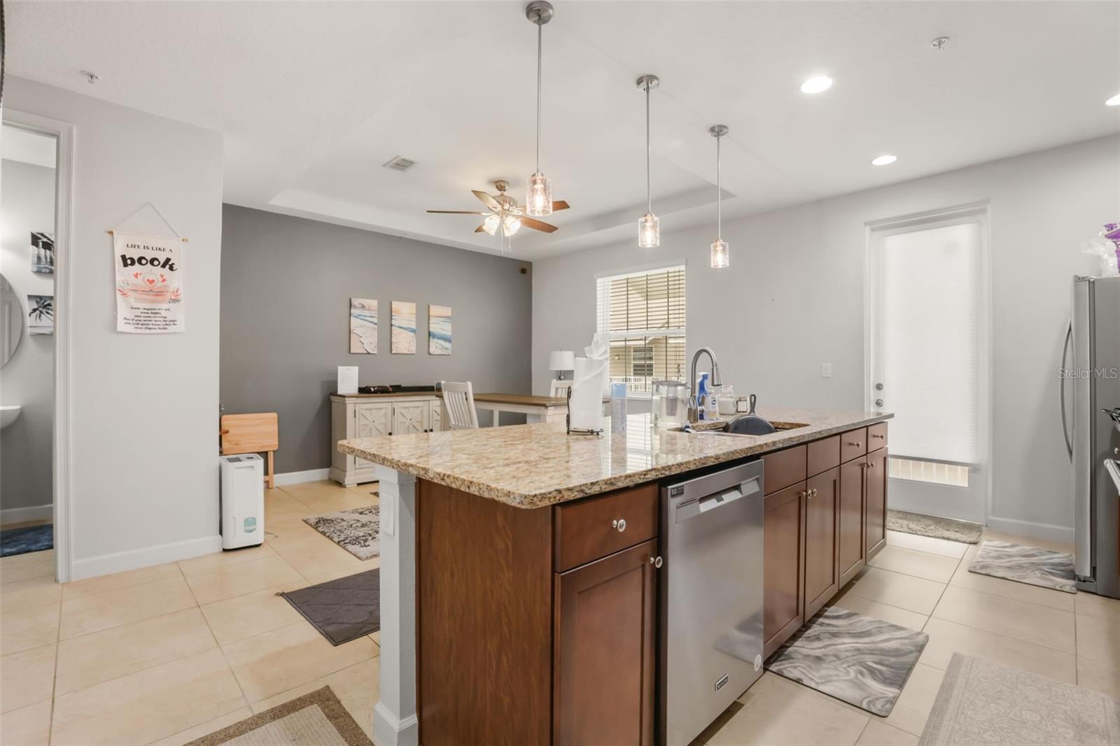 661 HANGNEST LN — photo 10