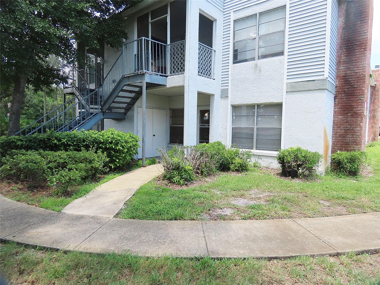 104 NORTHLAKE DR #104 — photo 2