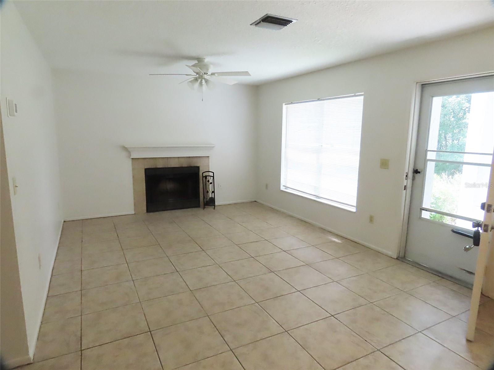 104 NORTHLAKE DR #104 — photo 3