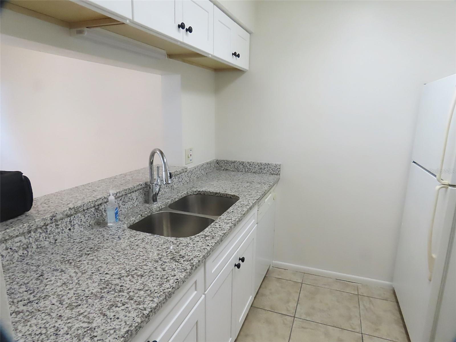 104 NORTHLAKE DR #104 — photo 8