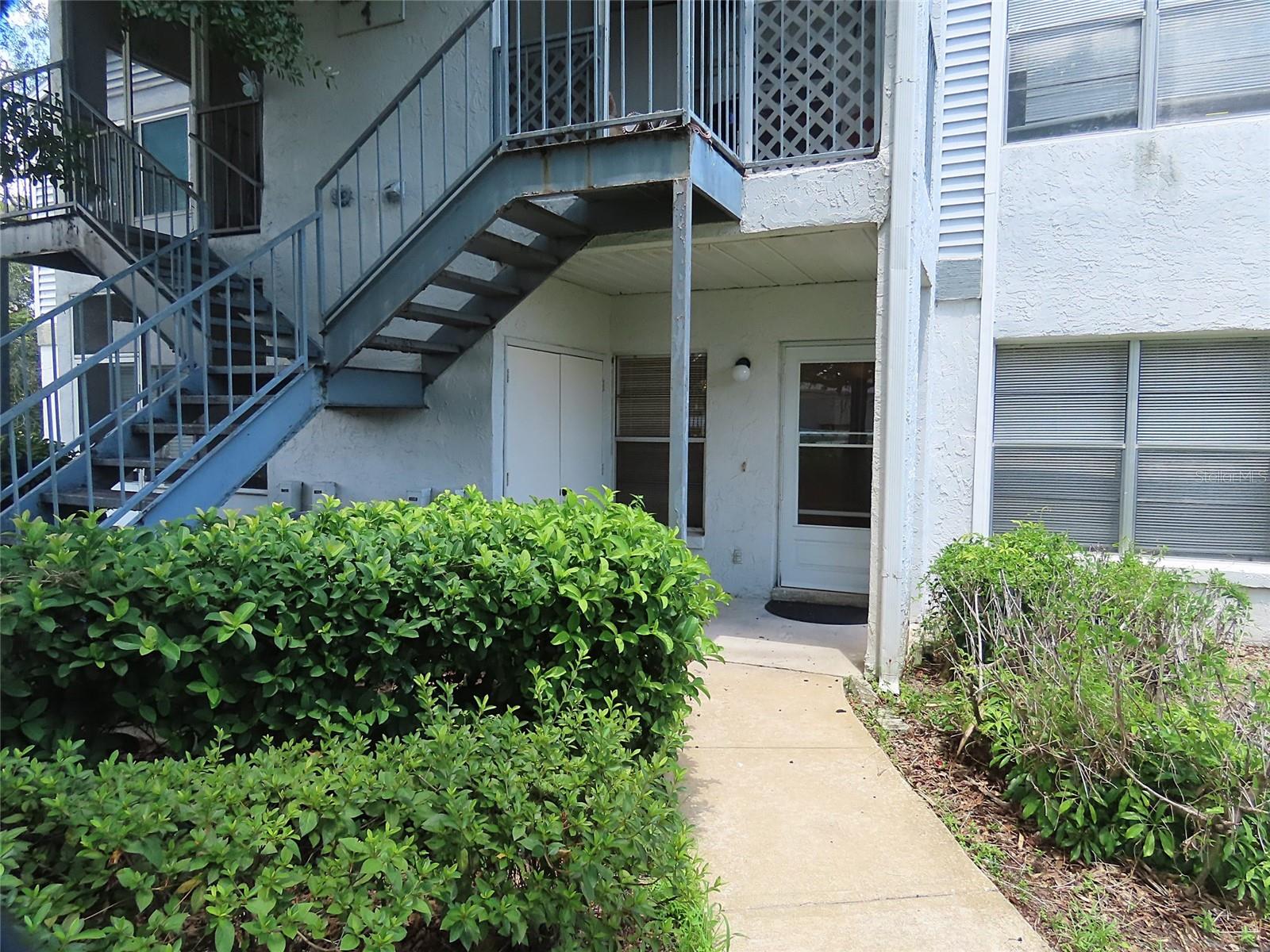 104 NORTHLAKE DR #104