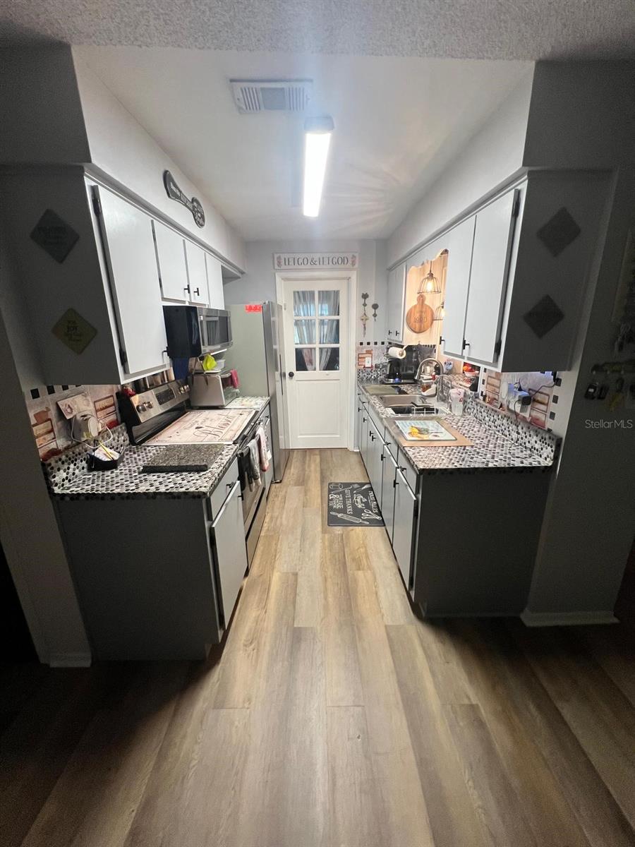 1105 TIVOLI DR — photo 9