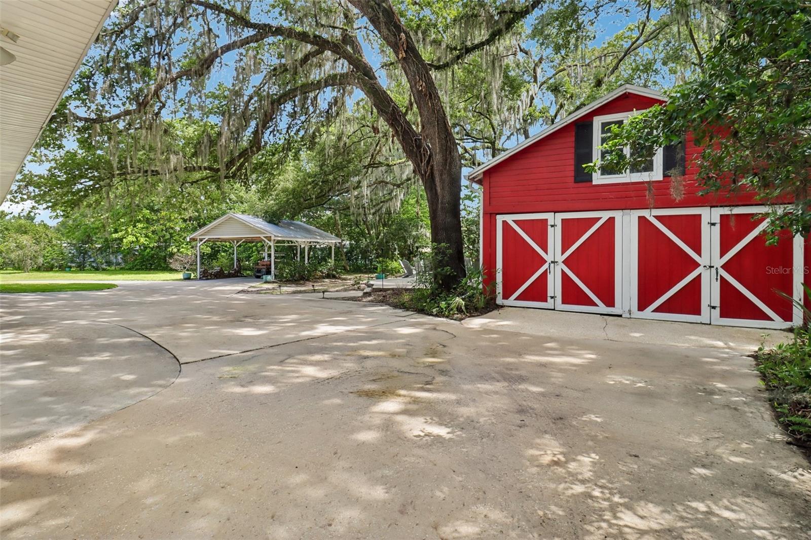 649 GLENWAY DR — photo 2