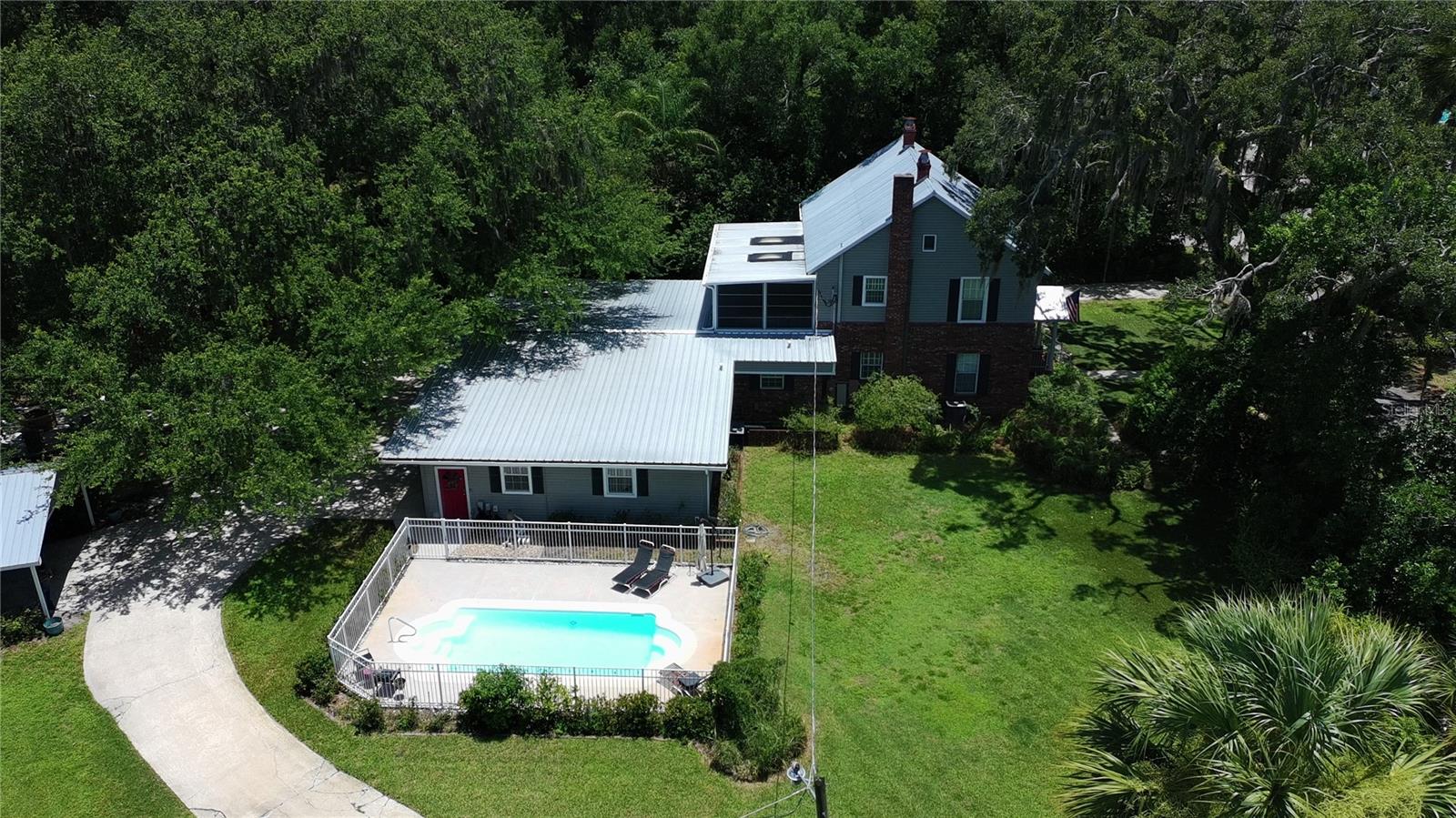 649 GLENWAY DR — photo 3