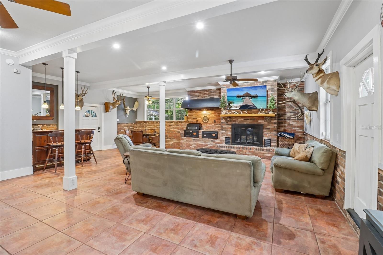 649 GLENWAY DR — photo 5