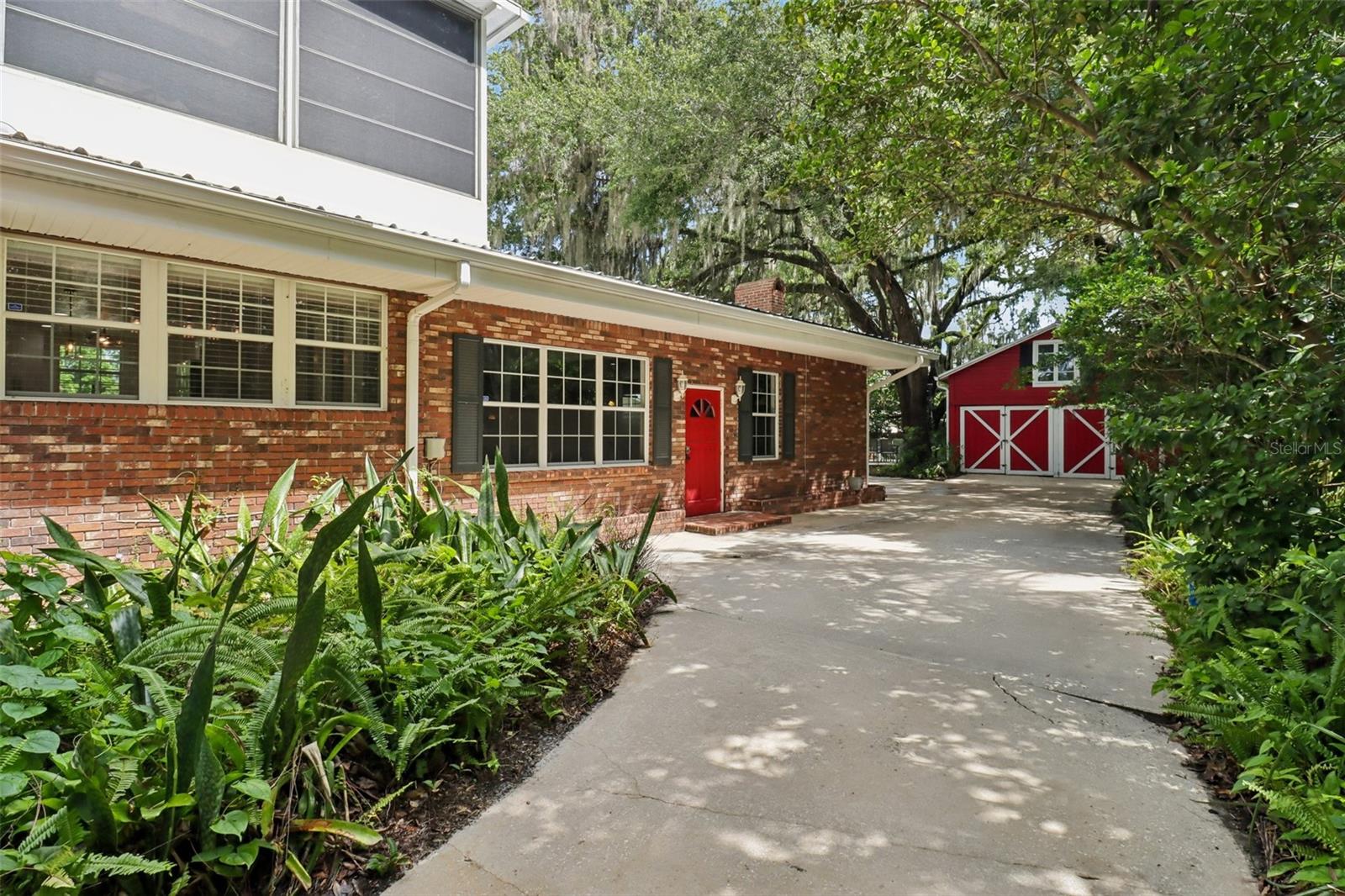 649 GLENWAY DR — photo 8