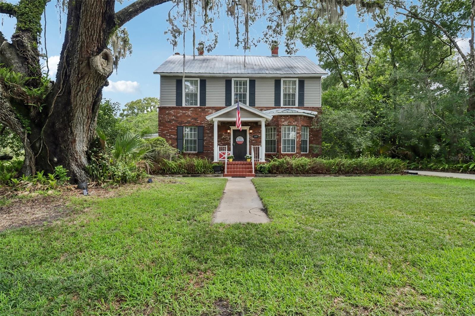 649 GLENWAY DR