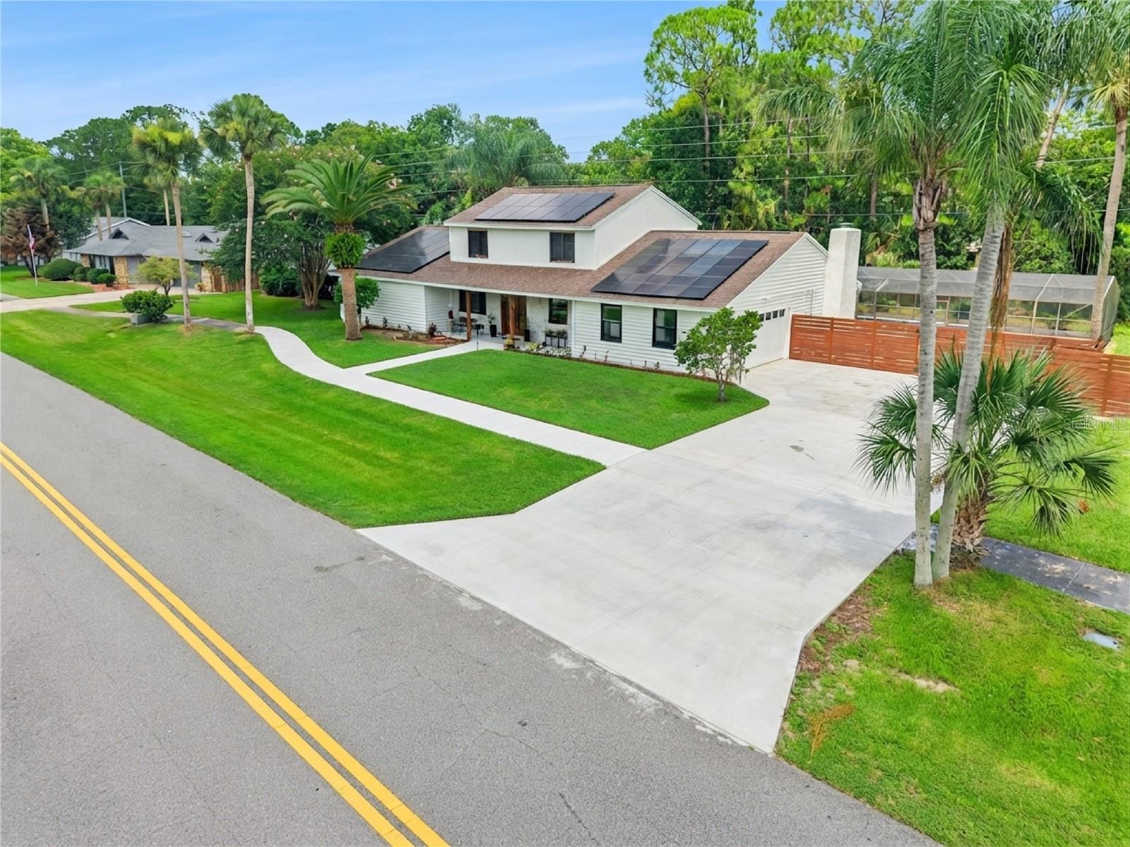 537 PELICAN BAY DR — photo 2