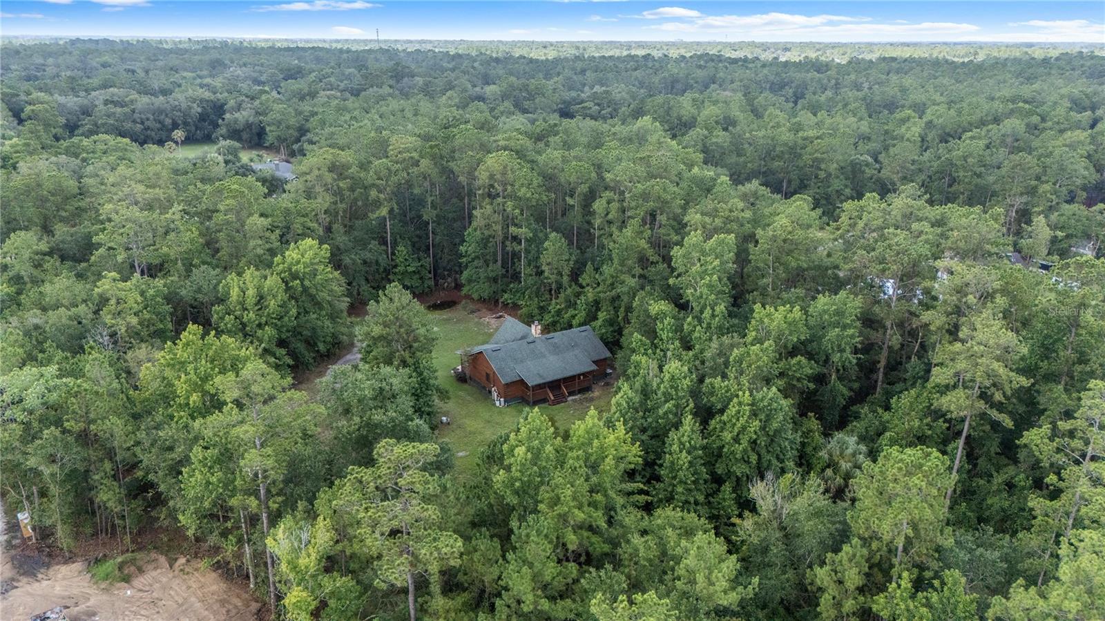 712 MALLARD DR — photo 3
