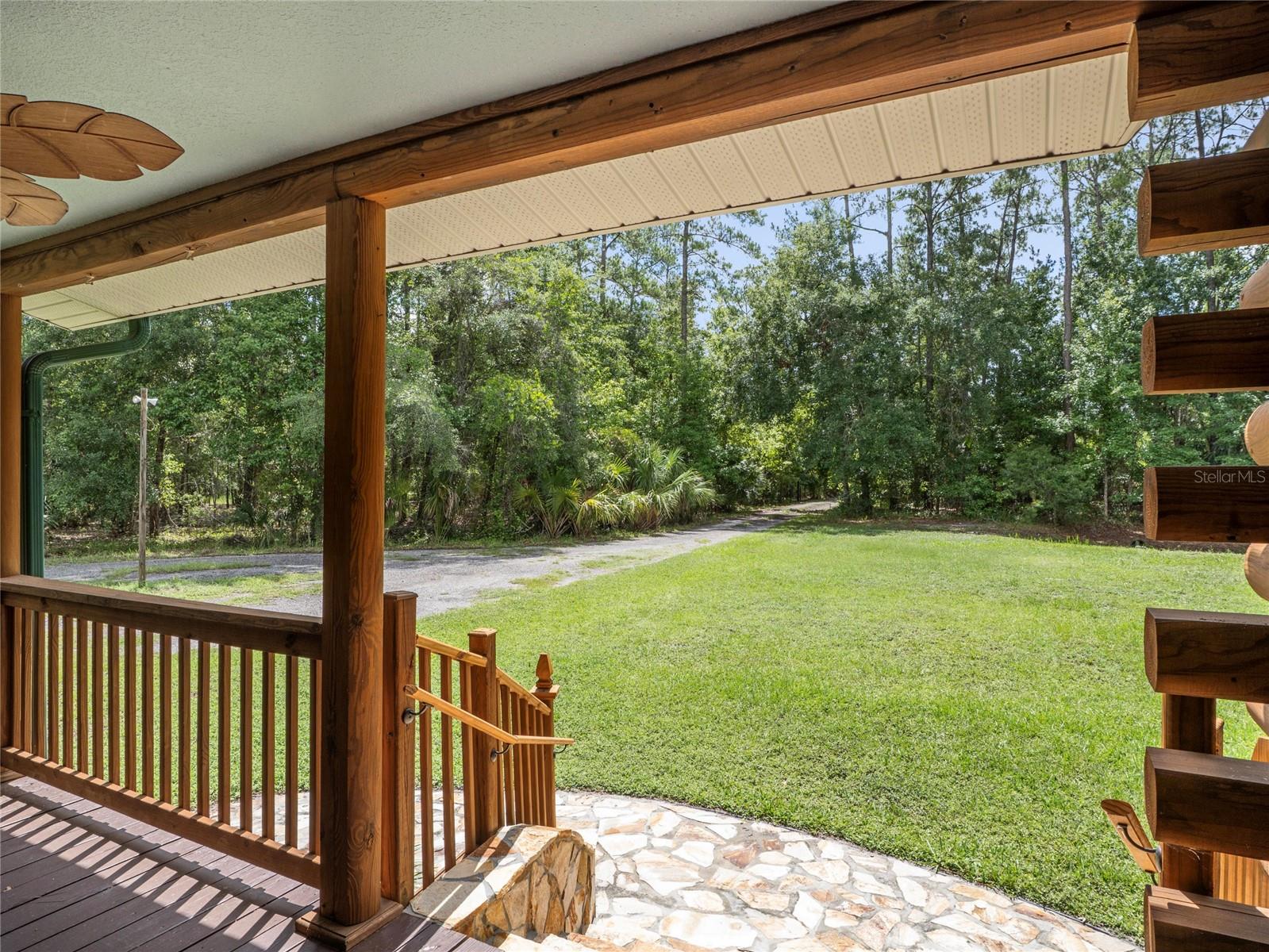 712 MALLARD DR — photo 9