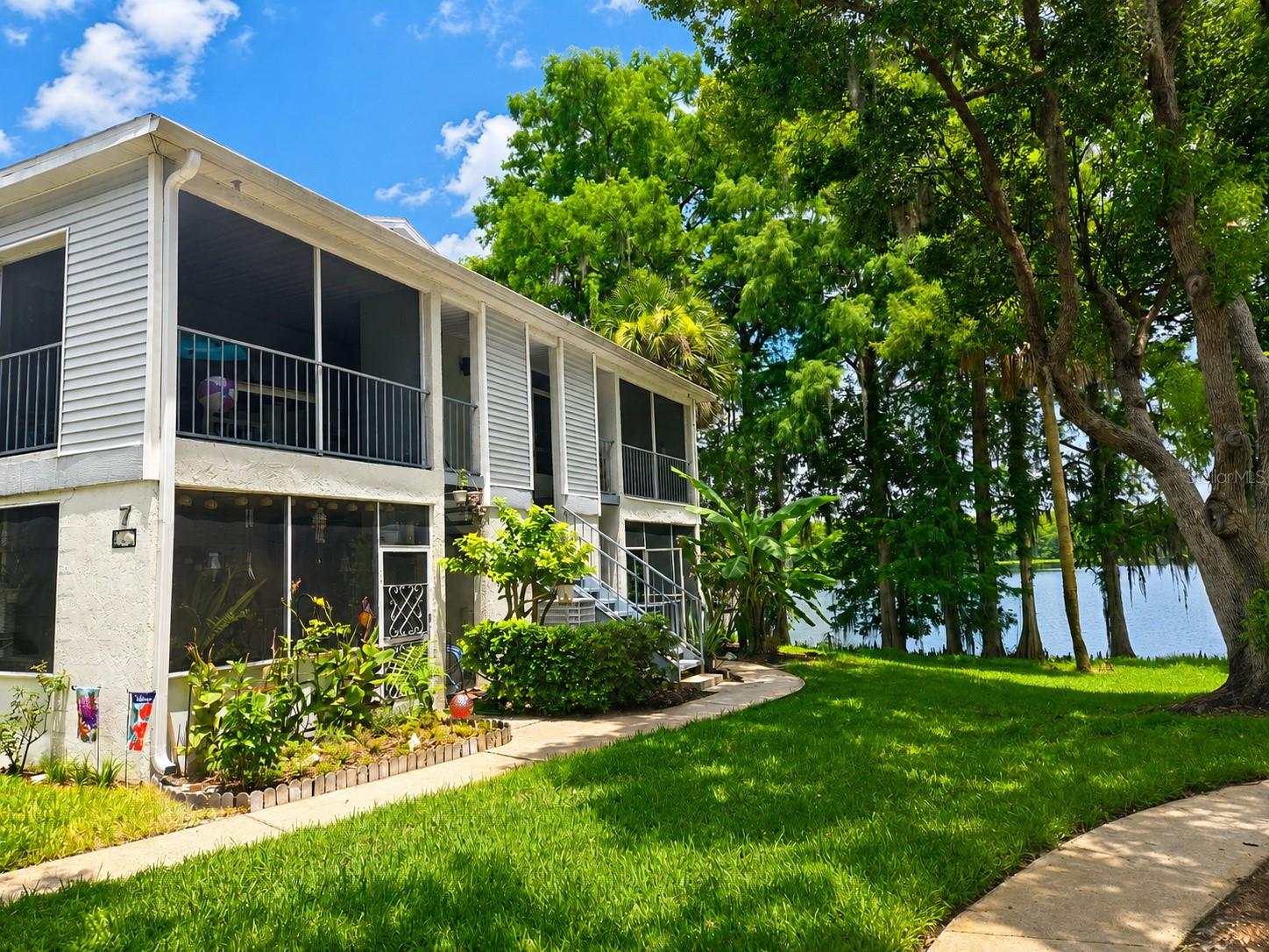 703 NORTHLAKE DR #703
