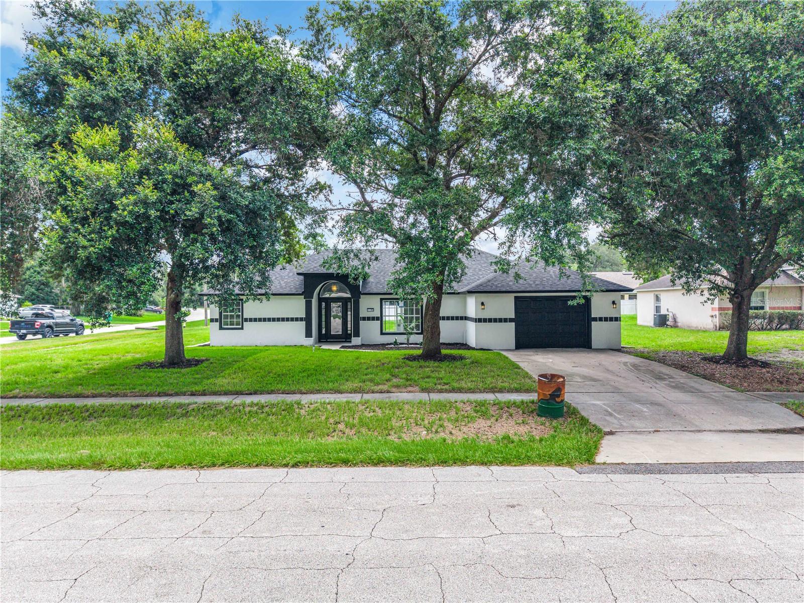 2570 COACHMAN DR — photo 5