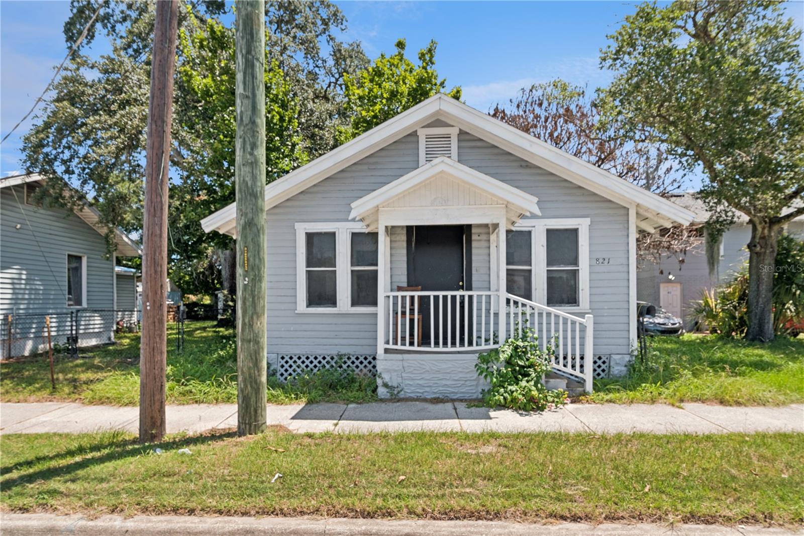 821 N RIDGEWOOD AVE