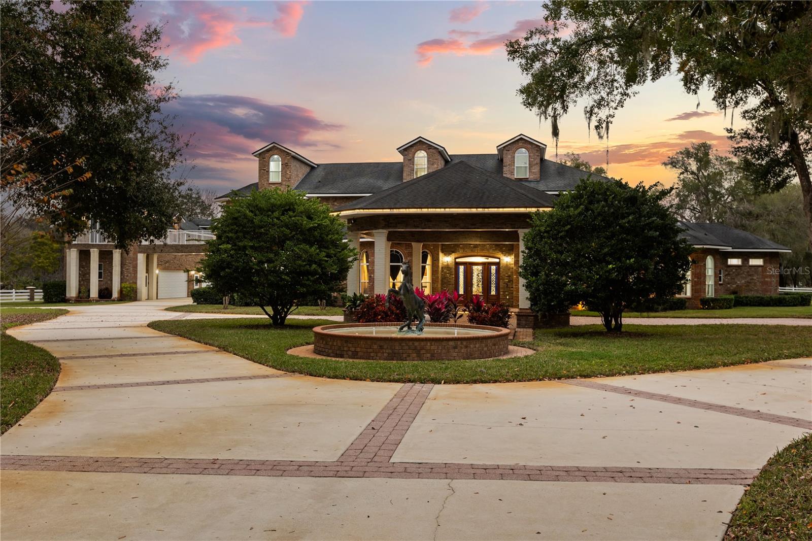1501 LAKE MARKHAM RD
