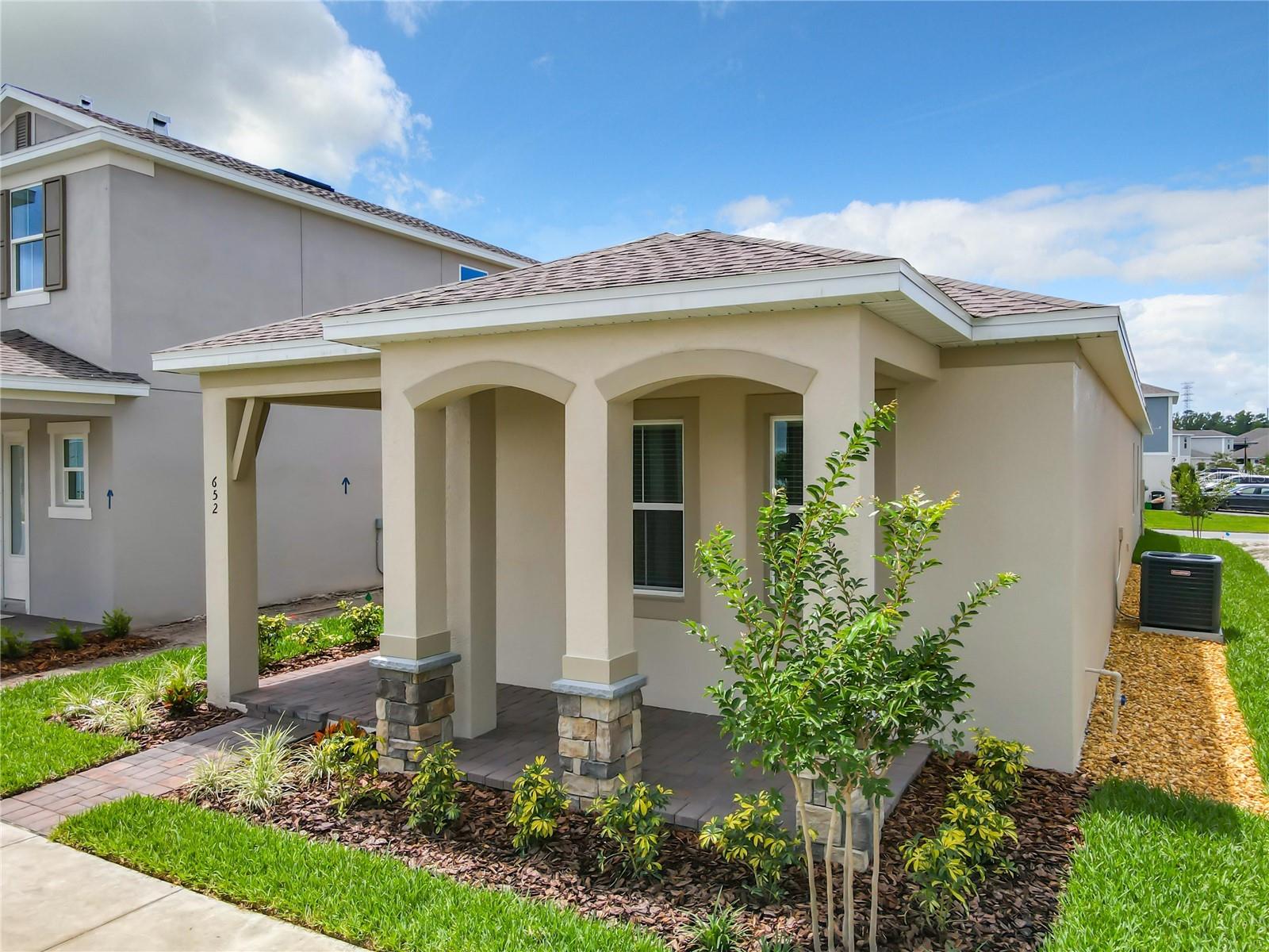 652 KIMBER LN