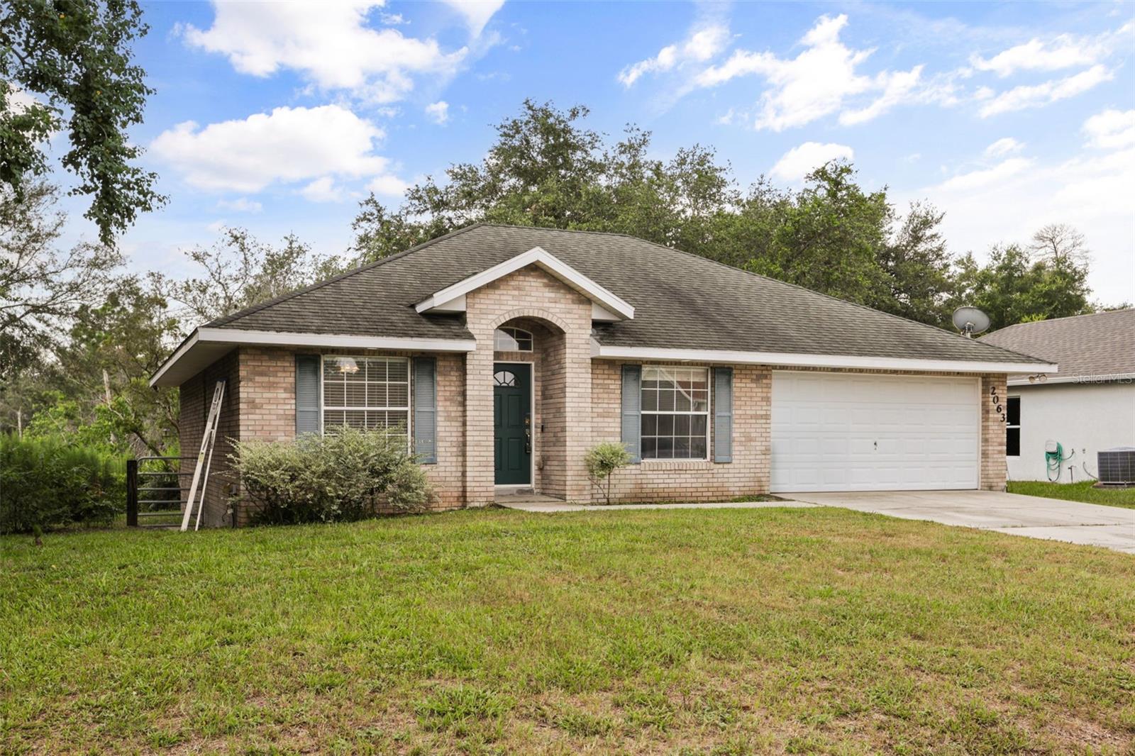 2063 MONTEREY DR — photo 3