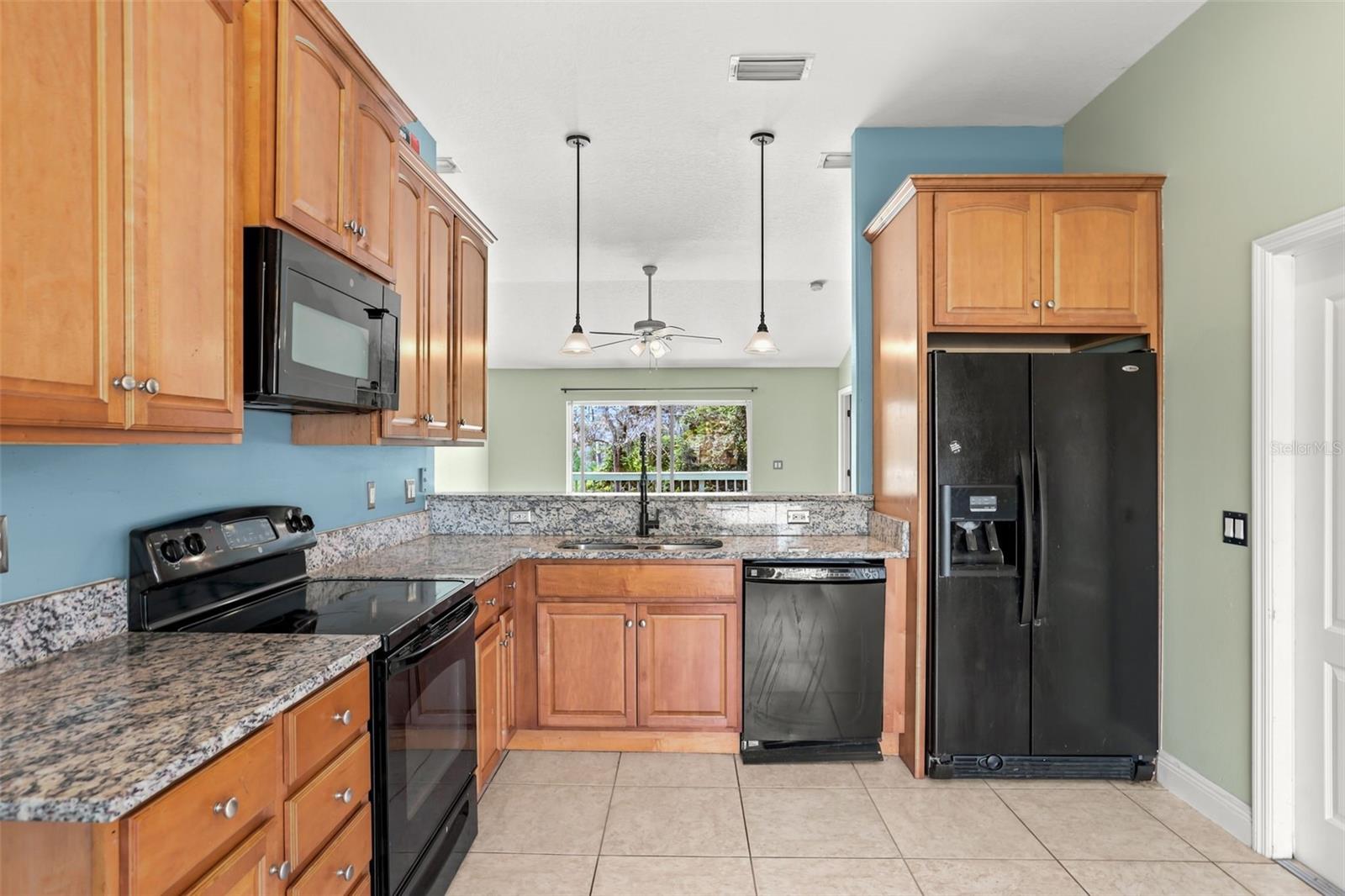 2063 MONTEREY DR — photo 4