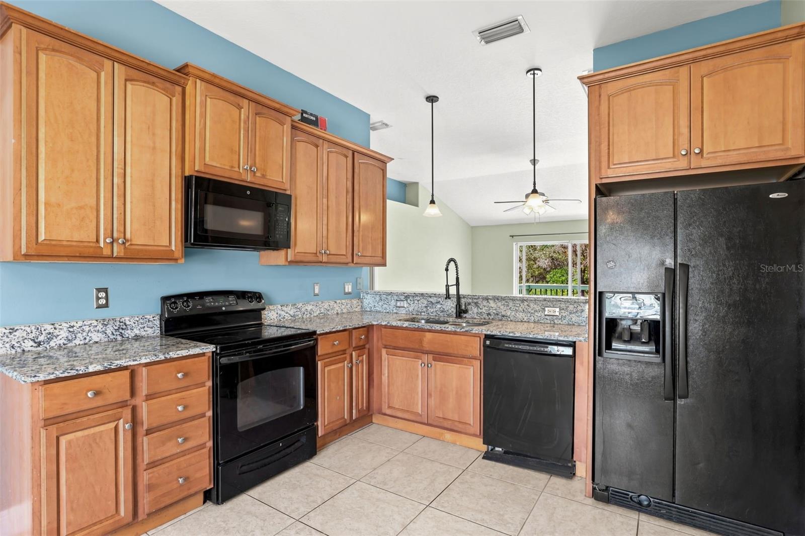 2063 MONTEREY DR — photo 5