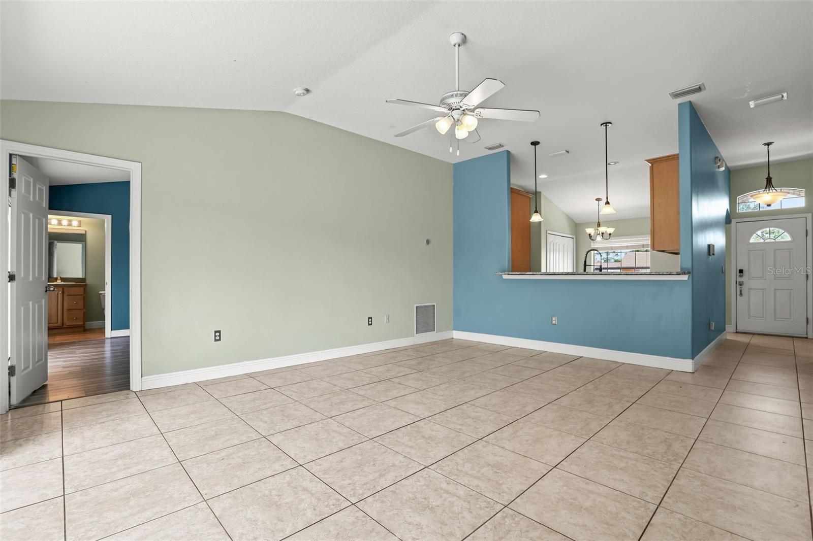 2063 MONTEREY DR — photo 10