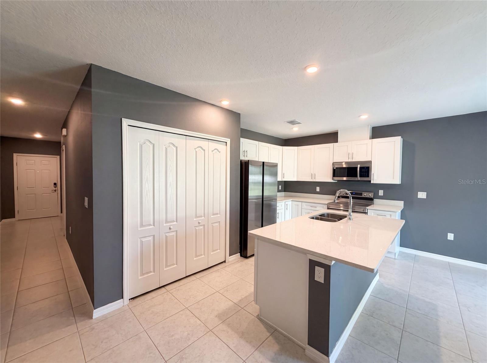 1443 GENERAL CUSTER AVE — photo 2