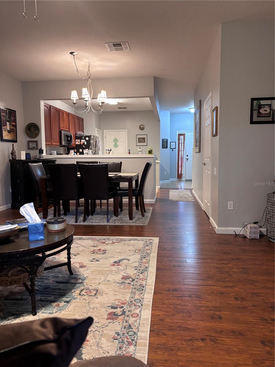 1121 LOYOLA CT — photo 5