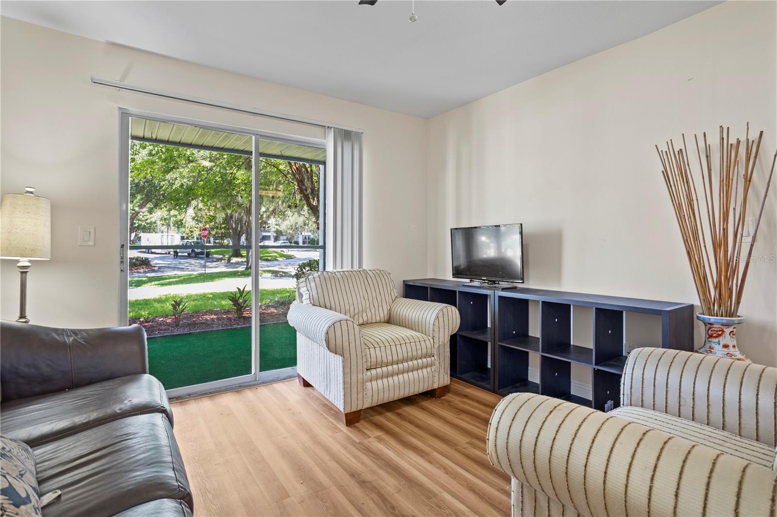 2504 GRASSY POINT DR #100 — photo 4