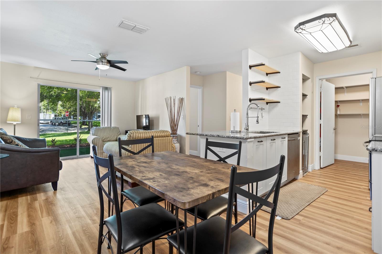 2504 GRASSY POINT DR #100 — photo 6