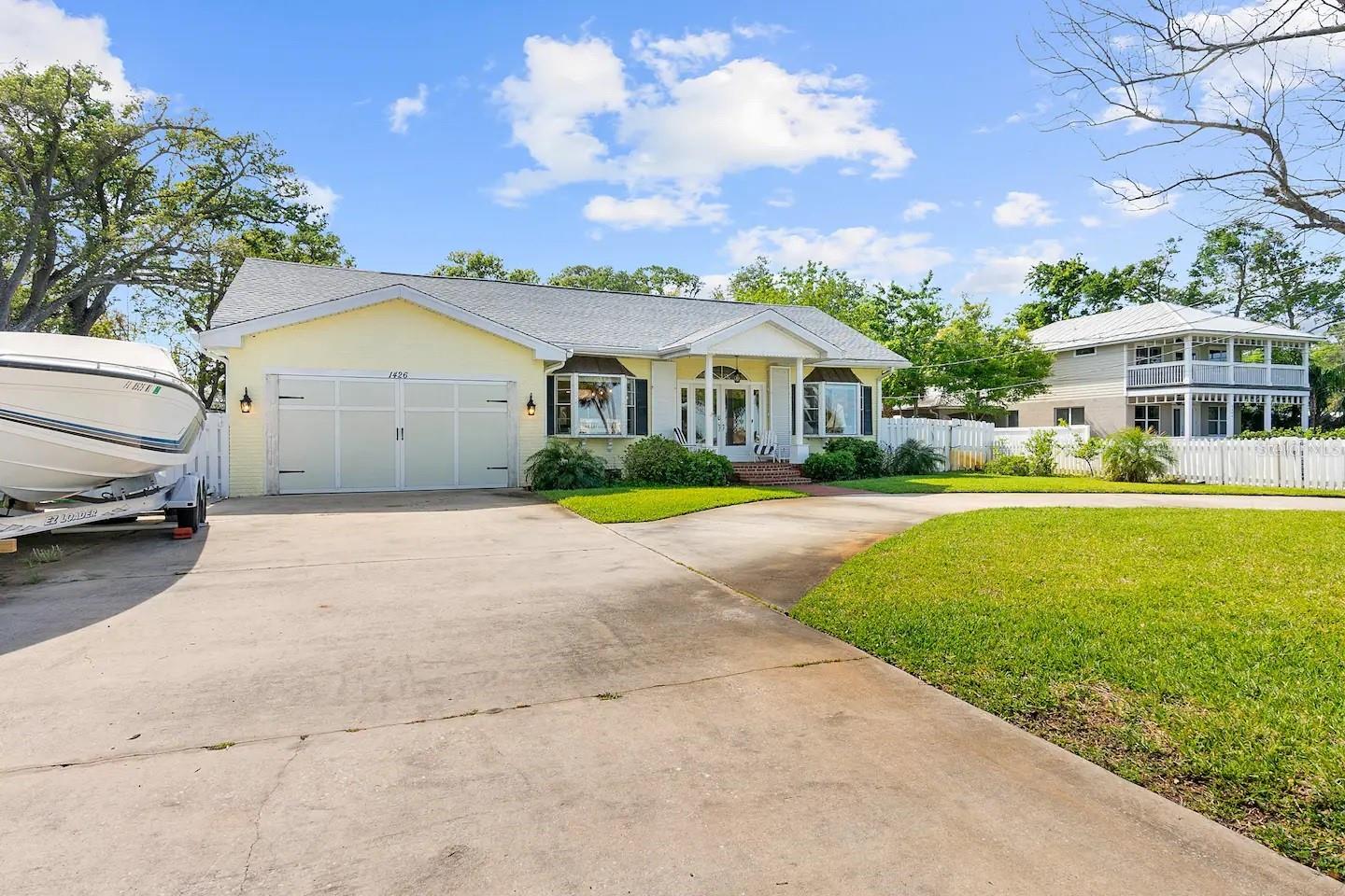 1426 RIVERSIDE DR
