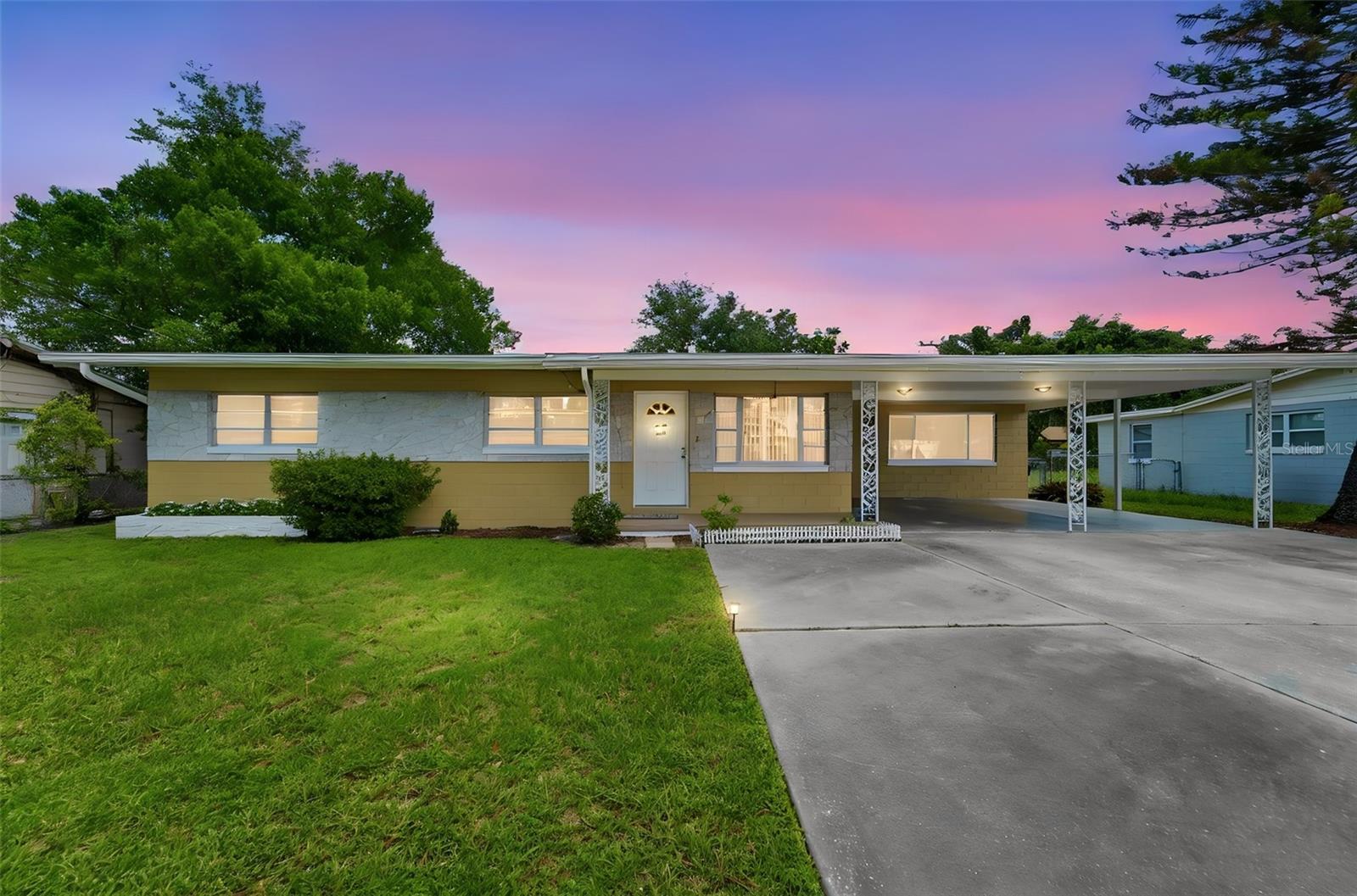 123 E LAKE MARY DR — photo 2