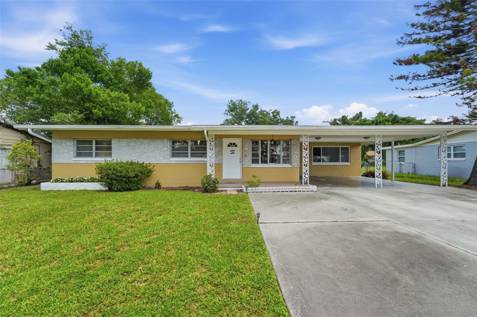 123 E LAKE MARY DR