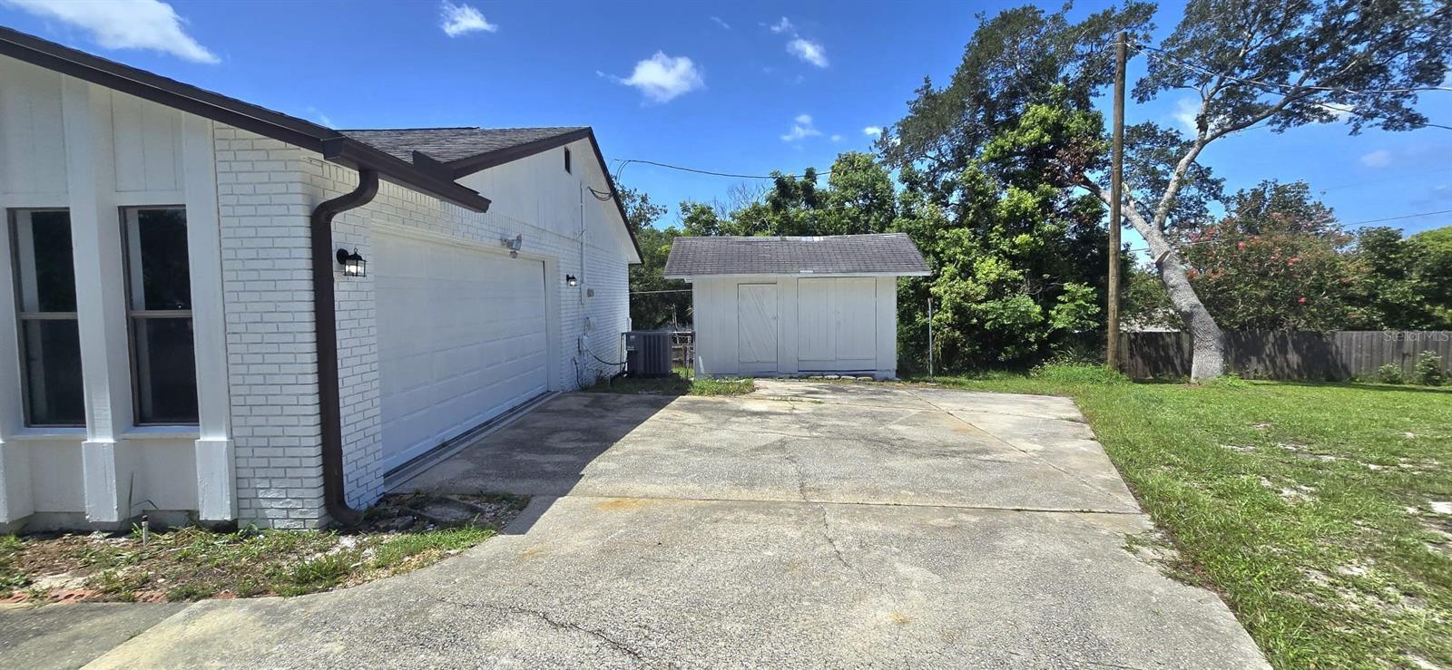 725 TULIP CT — photo 5