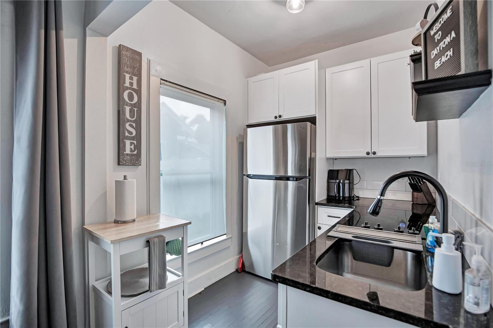 210 BELLEVUE AVE — photo 11