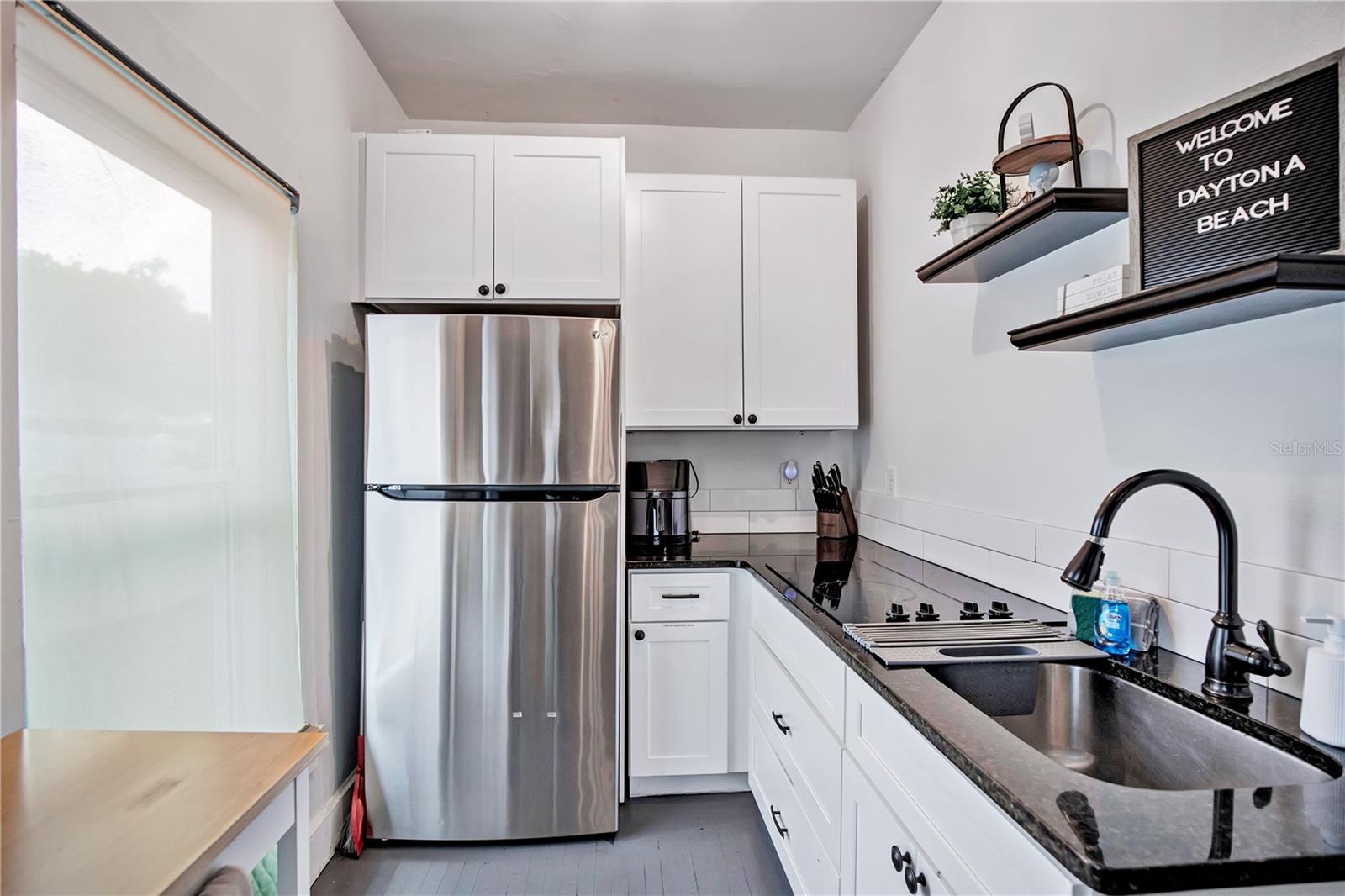 210 BELLEVUE AVE — photo 12