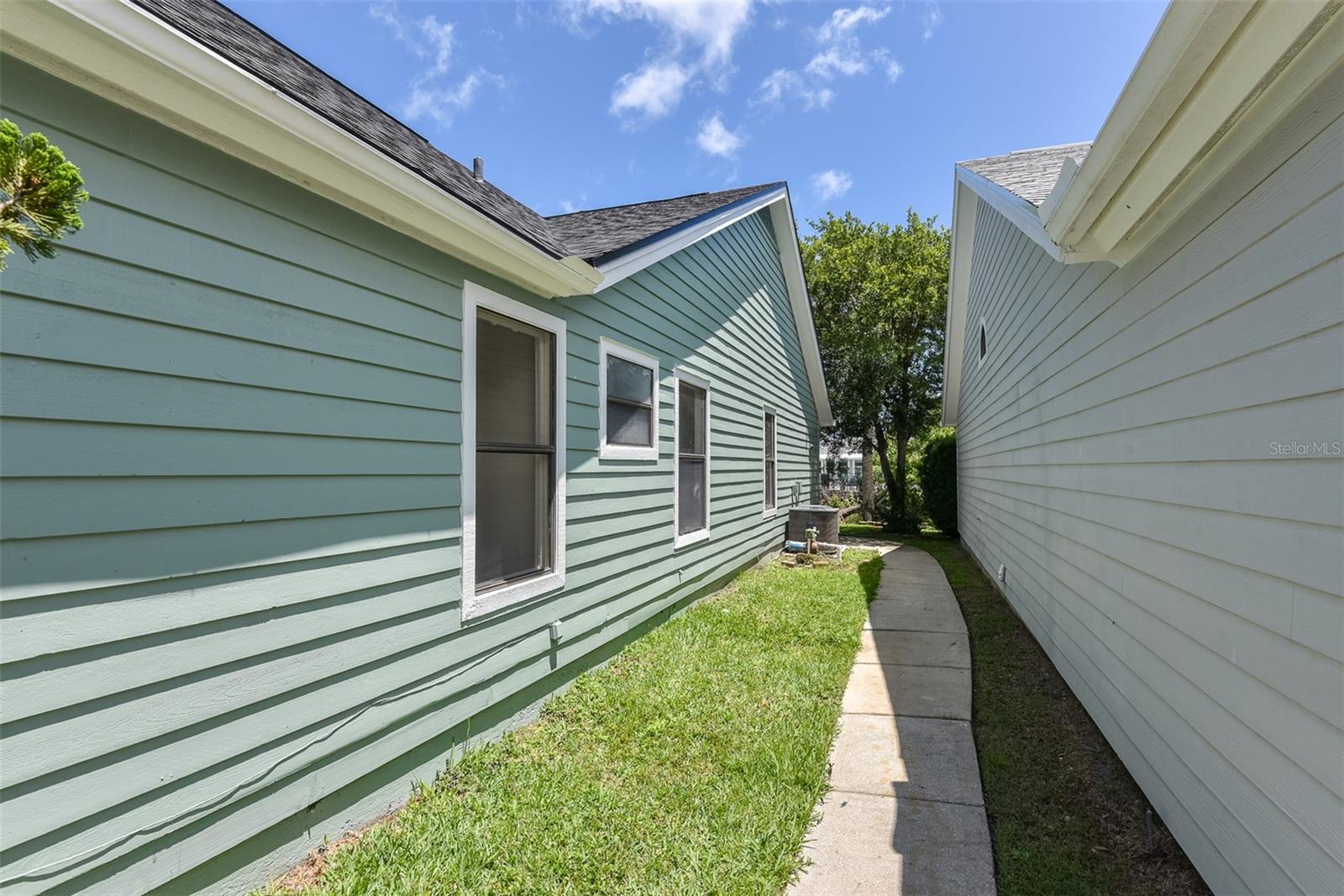 756 PINE SHORES CIR — photo 2